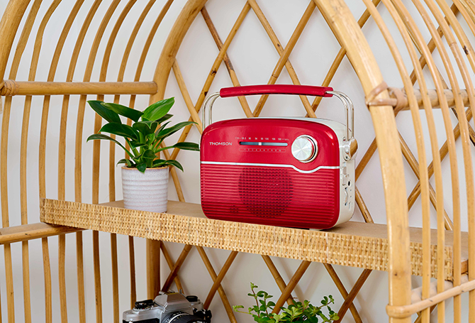 image de Radio solaire Thomson RTS450 rechargeable avec enceinte Bluetooth