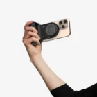 image de Power Grip Belkin magnétique avec batterie externe intégrée